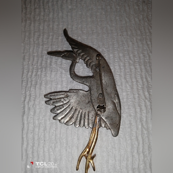 Vintage hand wrought pewter bird brooch by designer Shields - Picture 2 of 4